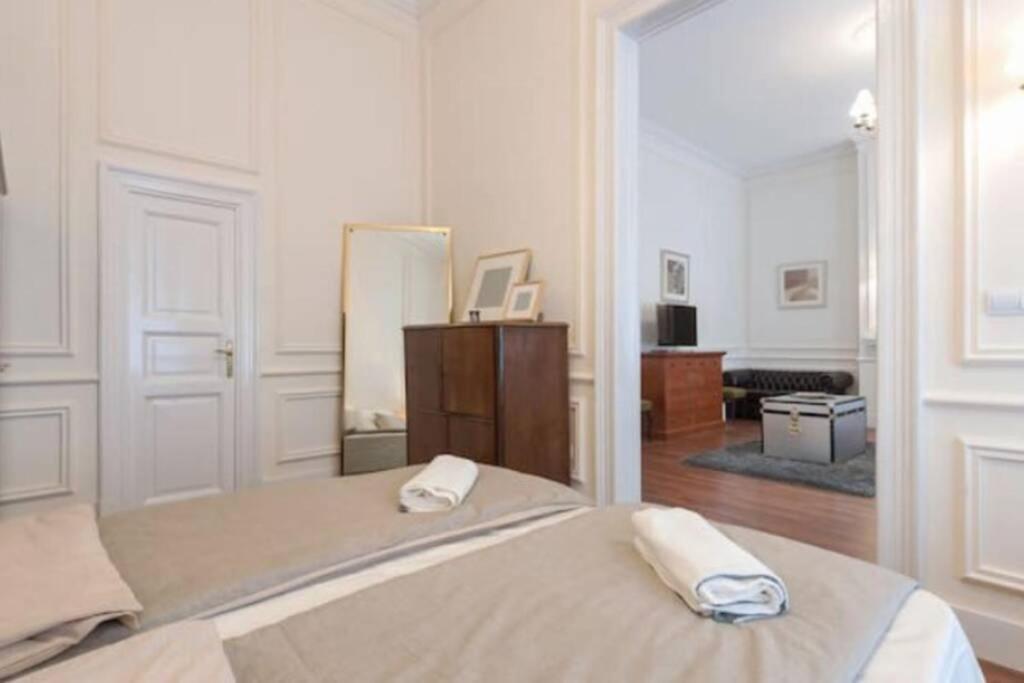 Luxury Art Deco Suite Close To Museum Of Fine Arts Budapest Exterior photo